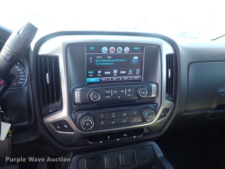 image for item DQ2882 2018 Chevrolet Silverado 1500  Crew Cab pickup truck