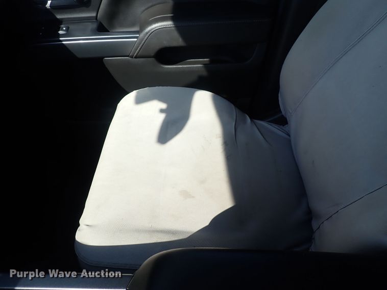 image for item DQ2882 2018 Chevrolet Silverado 1500  Crew Cab pickup truck