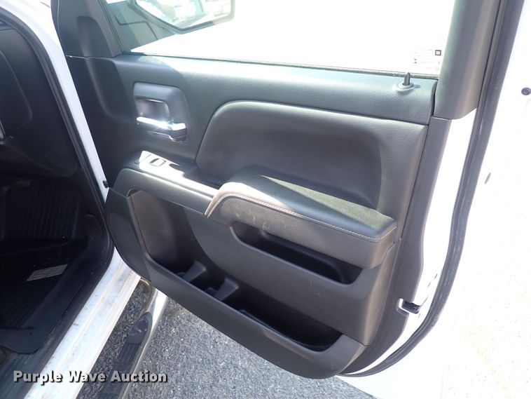 image for item DQ2882 2018 Chevrolet Silverado 1500  Crew Cab pickup truck