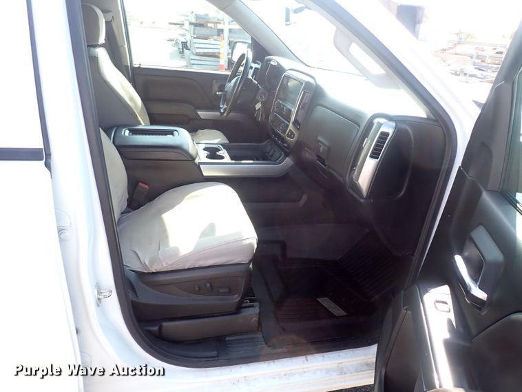 image for item DQ2882 2018 Chevrolet Silverado 1500  Crew Cab pickup truck