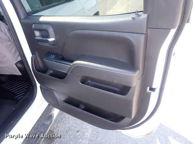 image for item DQ2882 2018 Chevrolet Silverado 1500  Crew Cab pickup truck