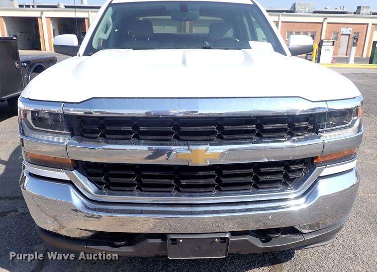 image for item DQ2882 2018 Chevrolet Silverado 1500  Crew Cab pickup truck