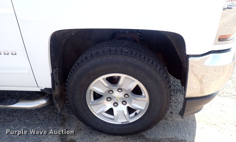 image for item DQ2882 2018 Chevrolet Silverado 1500  Crew Cab pickup truck