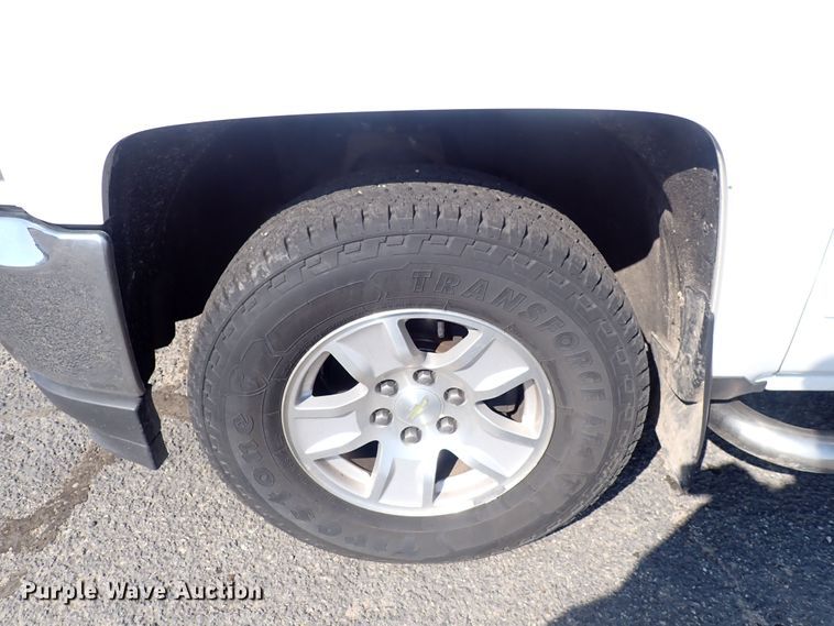 image for item DQ2882 2018 Chevrolet Silverado 1500  Crew Cab pickup truck