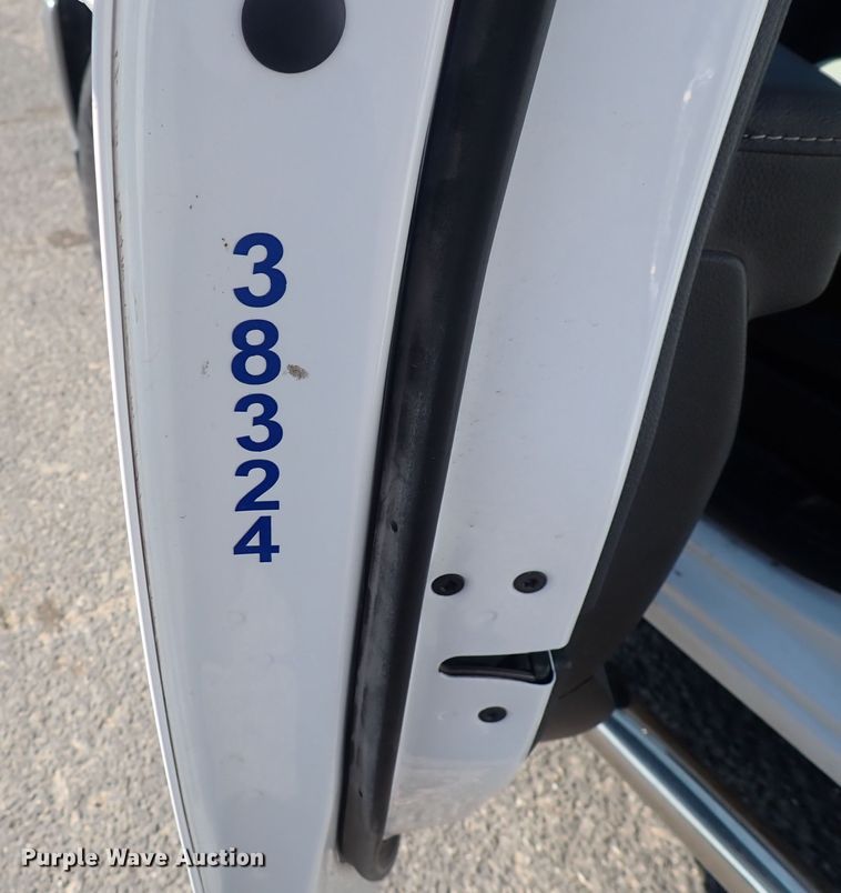 image for item DQ2882 2018 Chevrolet Silverado 1500  Crew Cab pickup truck