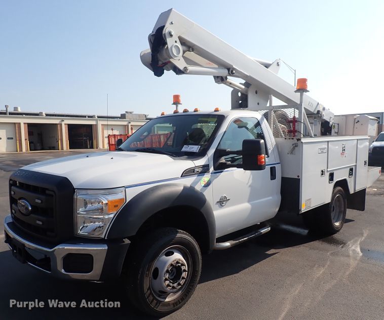 image for item DQ2884 2014 Ford F550 Super Duty  bucket truck