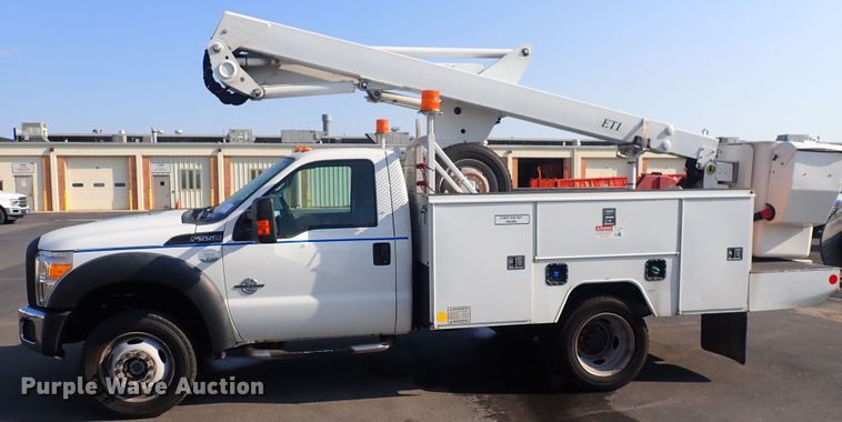 image for item DQ2884 2014 Ford F550 Super Duty  bucket truck