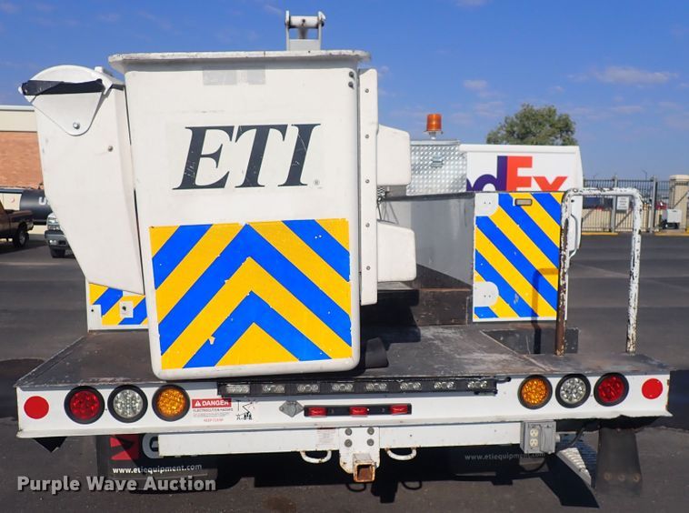 image for item DQ2884 2014 Ford F550 Super Duty  bucket truck