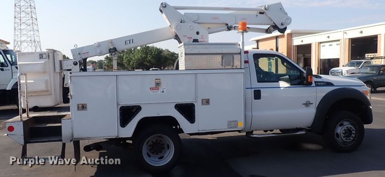 image for item DQ2884 2014 Ford F550 Super Duty  bucket truck
