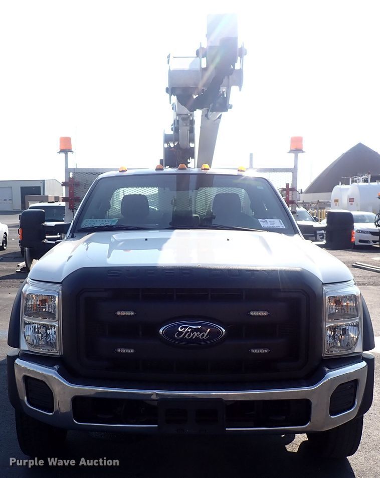 image for item DQ2884 2014 Ford F550 Super Duty  bucket truck