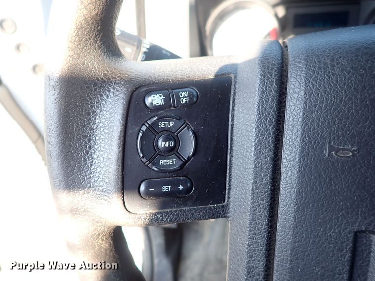 image for item DQ2884 2014 Ford F550 Super Duty  bucket truck