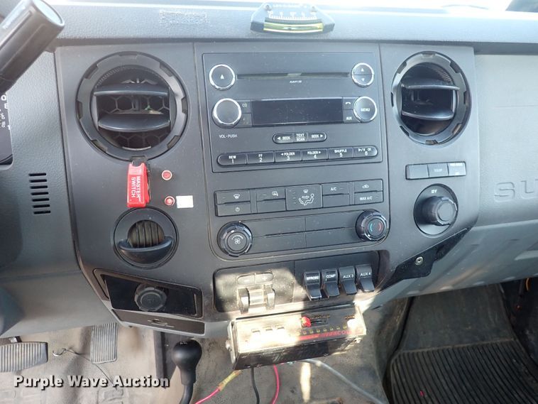 image for item DQ2884 2014 Ford F550 Super Duty  bucket truck