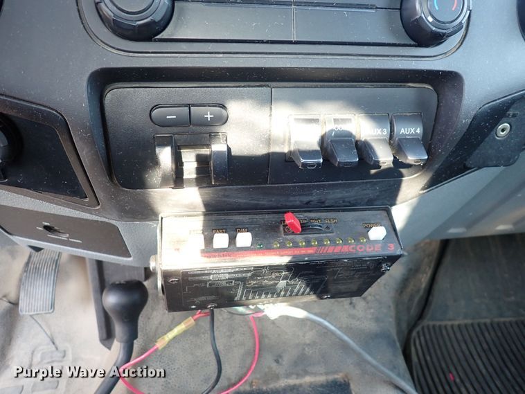 image for item DQ2884 2014 Ford F550 Super Duty  bucket truck