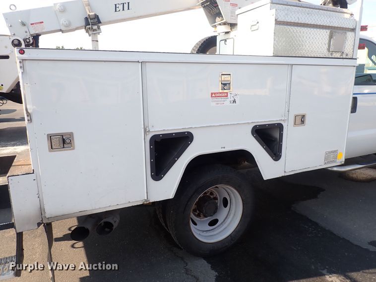 image for item DQ2884 2014 Ford F550 Super Duty  bucket truck