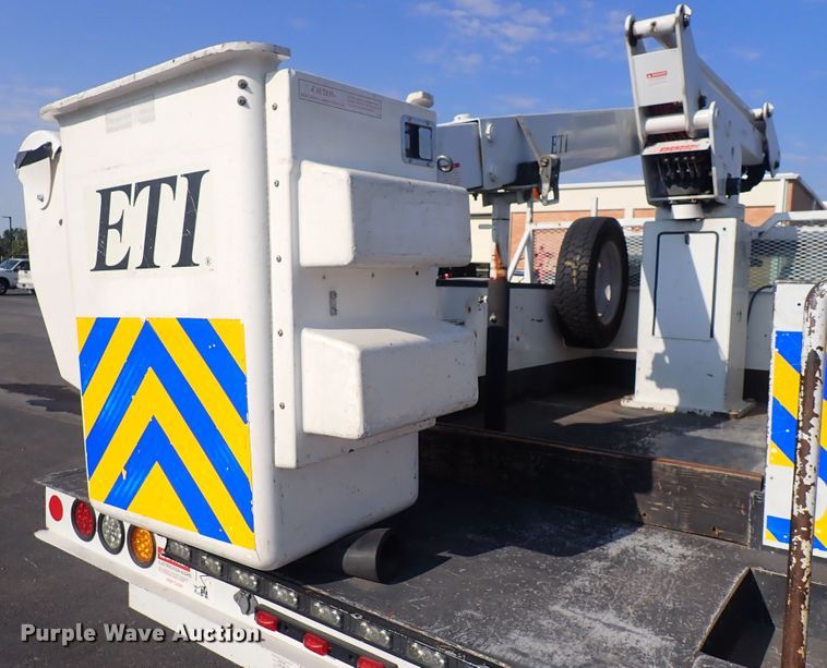 image for item DQ2884 2014 Ford F550 Super Duty  bucket truck