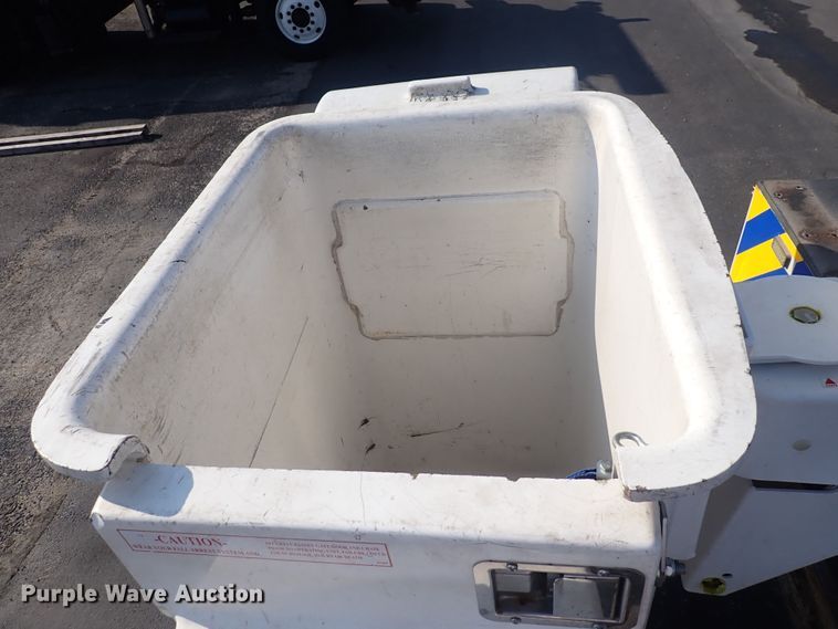 image for item DQ2884 2014 Ford F550 Super Duty  bucket truck