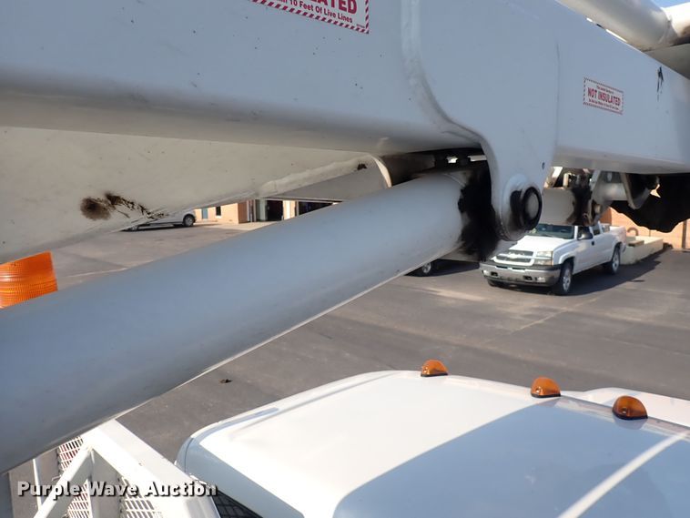 image for item DQ2884 2014 Ford F550 Super Duty  bucket truck