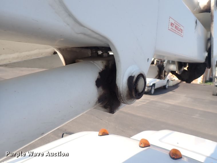 image for item DQ2884 2014 Ford F550 Super Duty  bucket truck