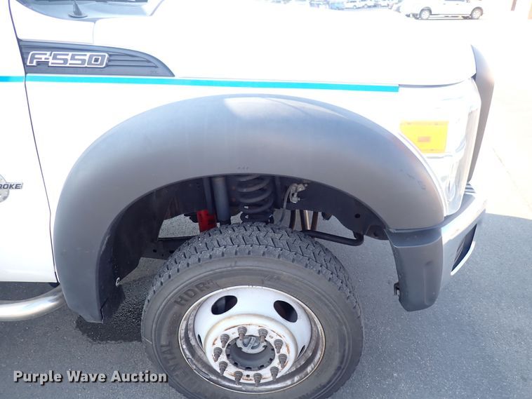image for item DQ2884 2014 Ford F550 Super Duty  bucket truck