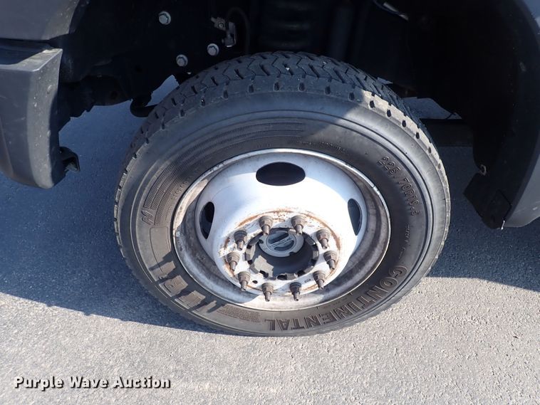 image for item DQ2884 2014 Ford F550 Super Duty  bucket truck