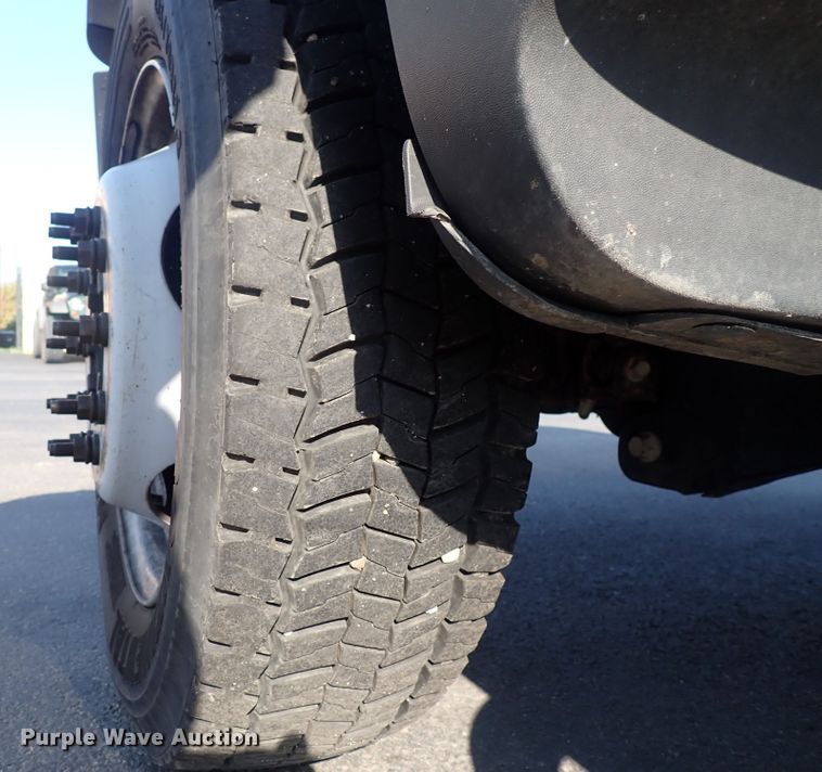 image for item DQ2884 2014 Ford F550 Super Duty  bucket truck