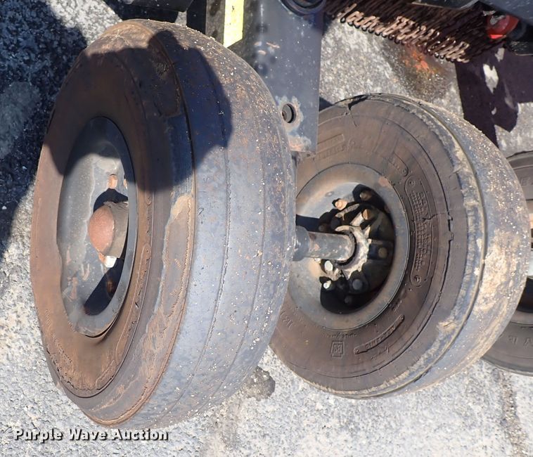 image for item DQ2889 Bush Hog 3715  batwing rotary mower