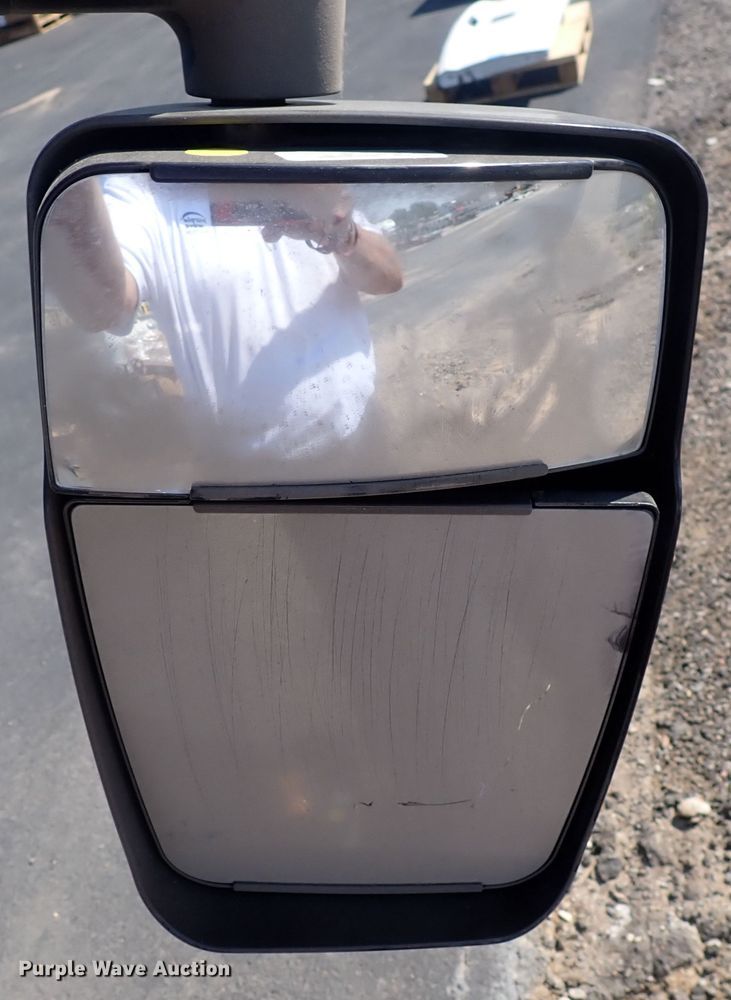 image for item IN9208 Automotive accessories