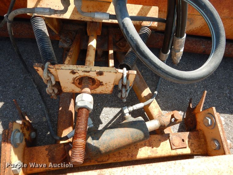 MB 84"W skid steer broom in Topeka, KS Item LR9868 sold Purple Wave