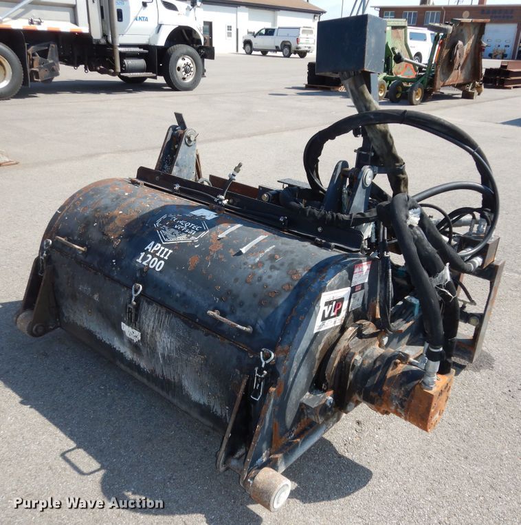 image for item LR9870 Coneqtec Universal APIII 1200  skid steer cold planer