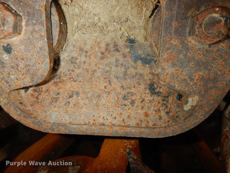 image for item LR9880 Grouser  12"W over the tire tracks