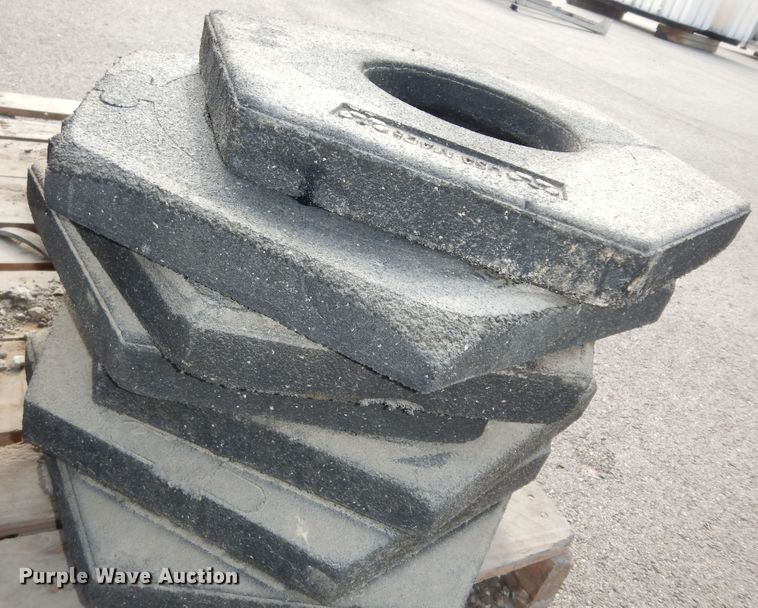 (19) safety cone weights in Topeka, KS Item LR9881 sold Purple Wave