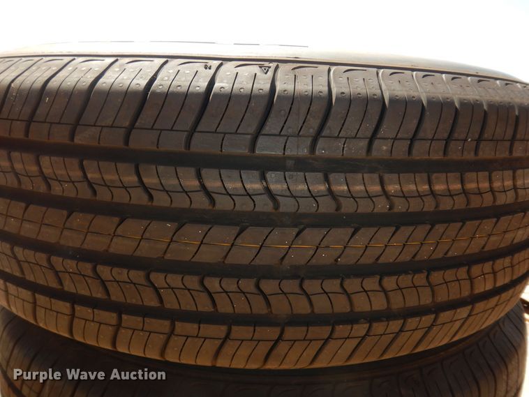 image for item LR9900 (5) Nexen 245/65R18 tires