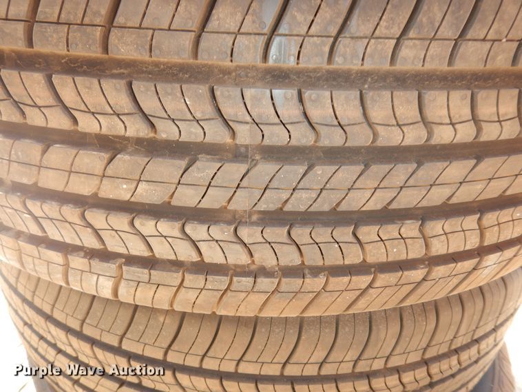 image for item LR9900 (5) Nexen 245/65R18 tires