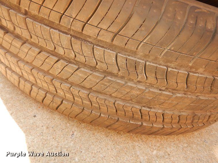 image for item LR9900 (5) Nexen 245/65R18 tires