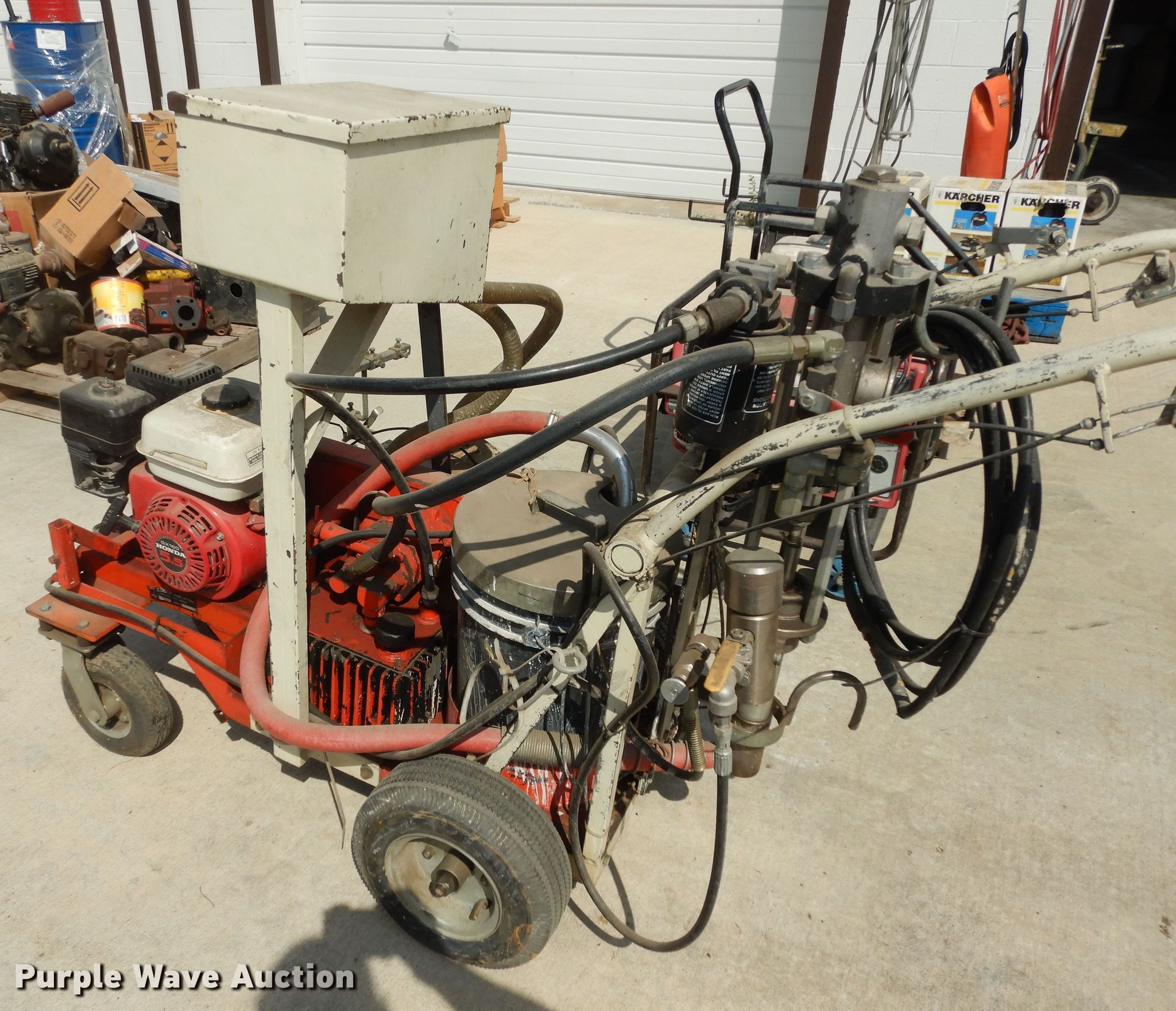 EZLiner 15D paint striper in Topeka, KS Item LR9888 sold Purple Wave