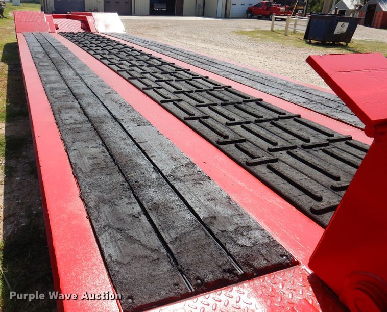 image for item DB7787 2005 Eager Beaver  lowboy equipment trailer