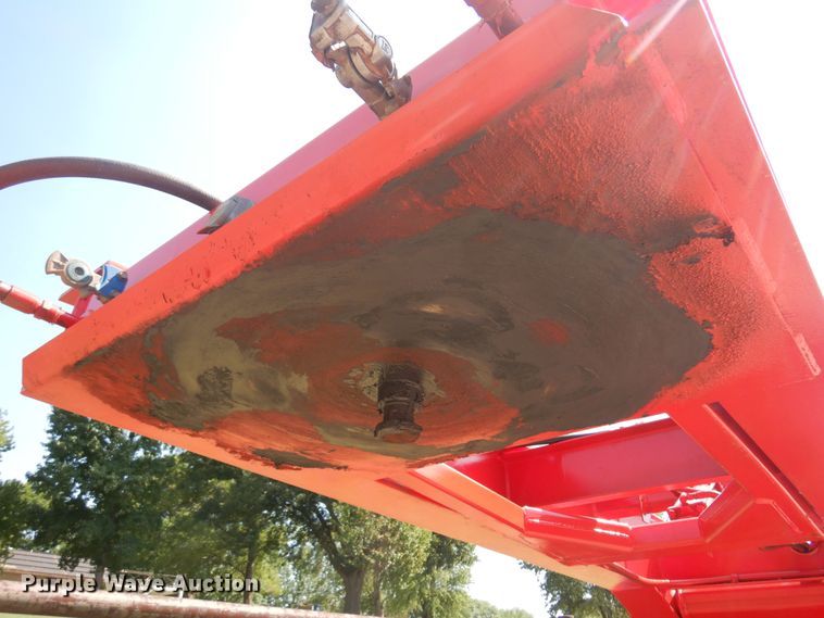 image for item DB7787 2005 Eager Beaver  lowboy equipment trailer