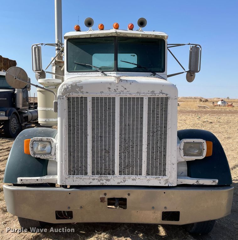 image for item DJ5118 1996 Peterbilt 357  semi truck