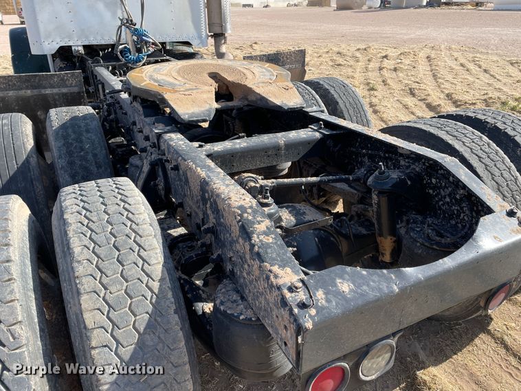 image for item DJ5118 1996 Peterbilt 357  semi truck