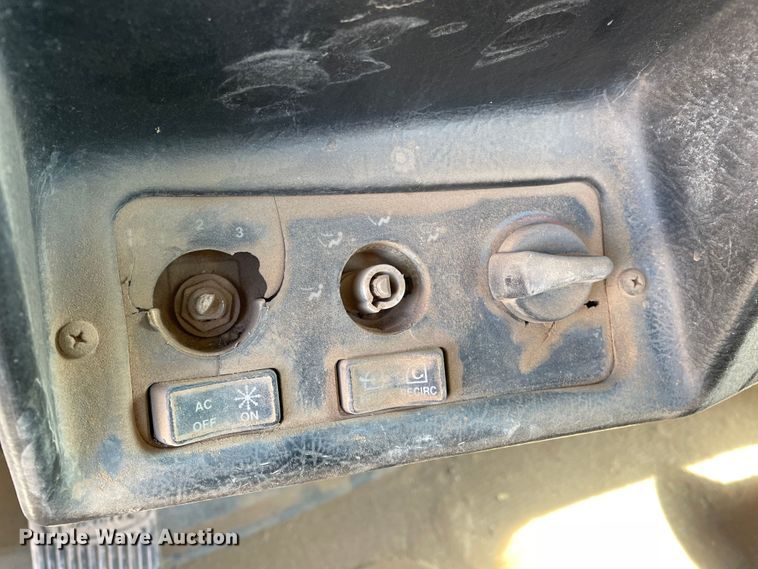 image for item DJ5118 1996 Peterbilt 357  semi truck