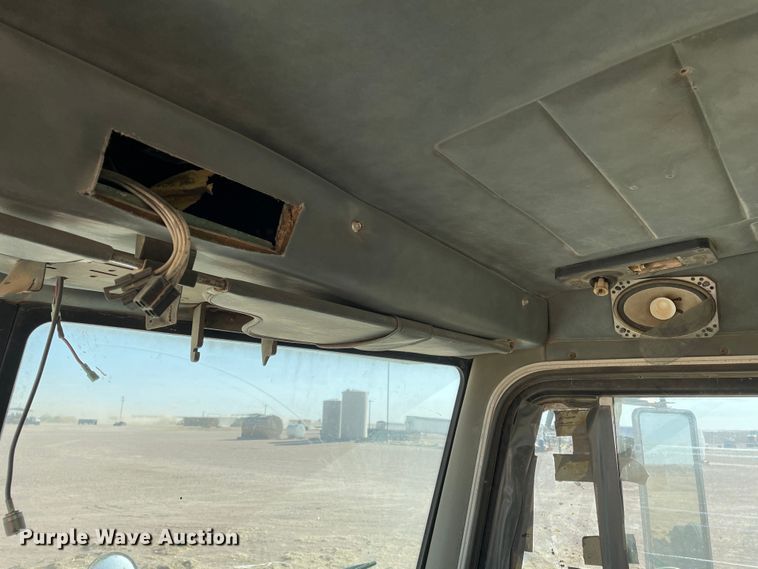 image for item DJ5118 1996 Peterbilt 357  semi truck