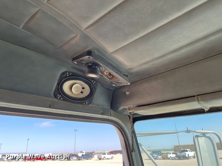 image for item DJ5118 1996 Peterbilt 357  semi truck