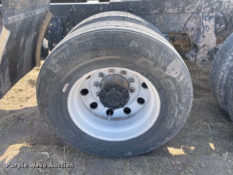 image for item DJ5118 1996 Peterbilt 357  semi truck