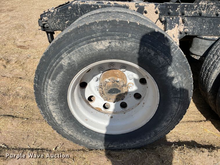 image for item DJ5118 1996 Peterbilt 357  semi truck