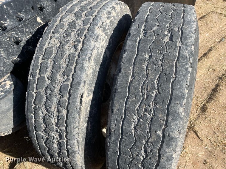 image for item DJ5118 1996 Peterbilt 357  semi truck