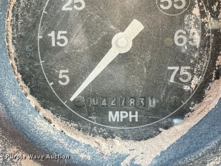 image for item DJ5121 1990 Ford L7000  truck cab and chassis