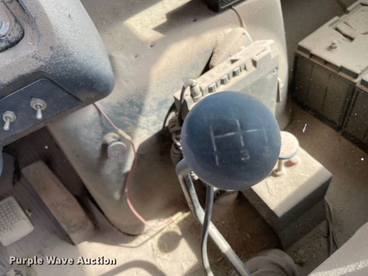 image for item DJ5121 1990 Ford L7000  truck cab and chassis