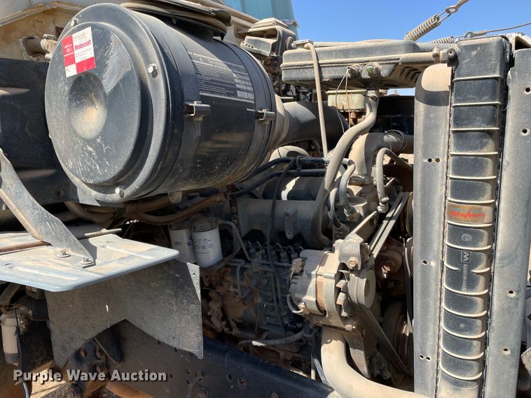 image for item DJ5121 1990 Ford L7000  truck cab and chassis