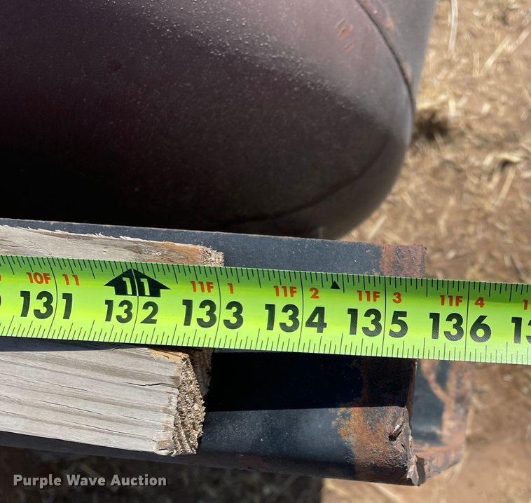 image for item DJ5121 1990 Ford L7000  truck cab and chassis