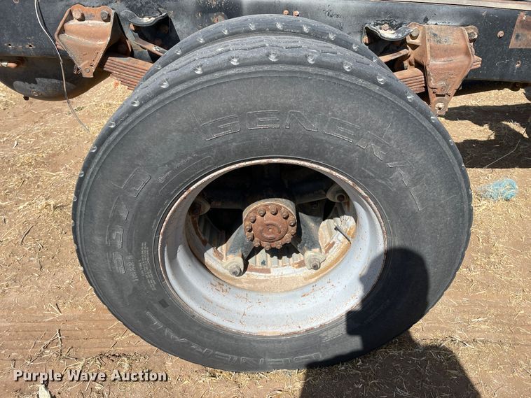 image for item DJ5121 1990 Ford L7000  truck cab and chassis